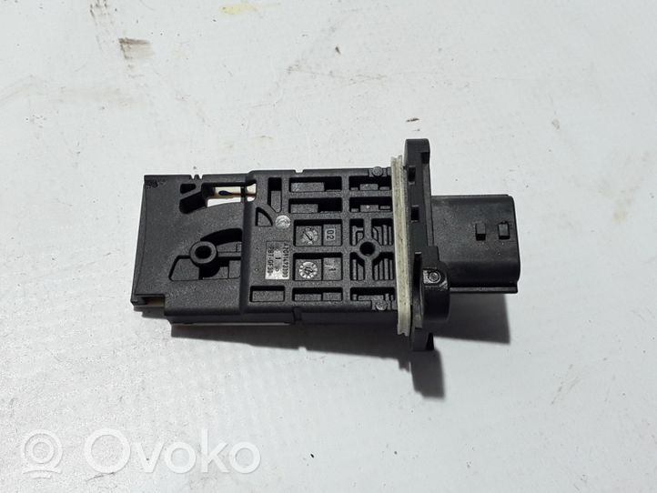 Opel Vivaro Mass air flow meter 226807131R