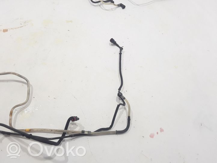 Opel Vivaro Tuyau d'alimentation d'injecteur de carburant 