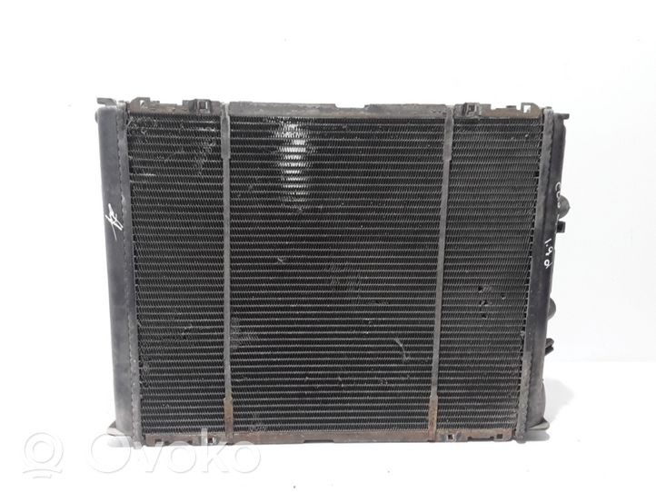 Renault Clio II Radiateur de refroidissement 7700836304