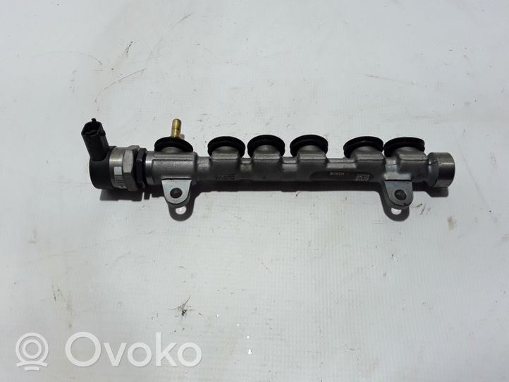 Renault Latitude (L70) Listwa wtryskowa 8200727620