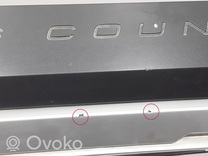 Volvo S90, V90 Moulure inférieure de pare-chocs arrière 31383339