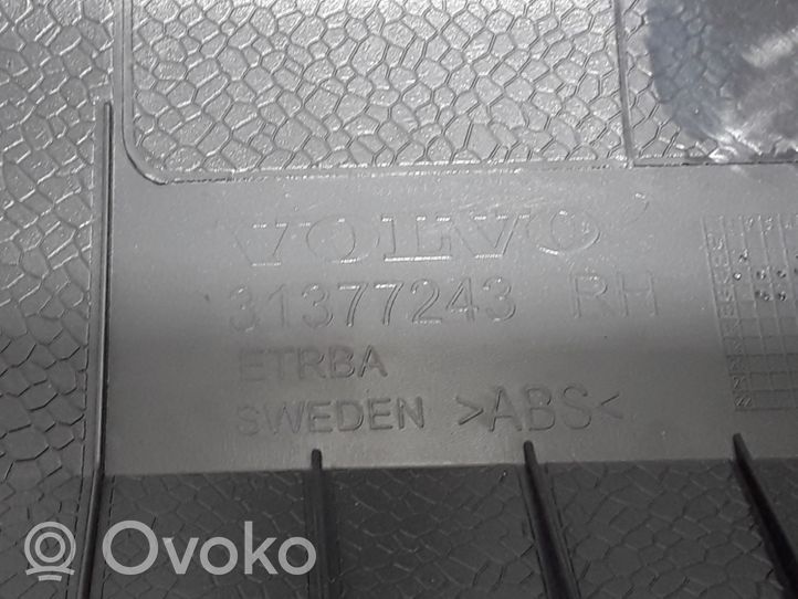 Volvo XC90 Osłona górna słupka / D 31377243