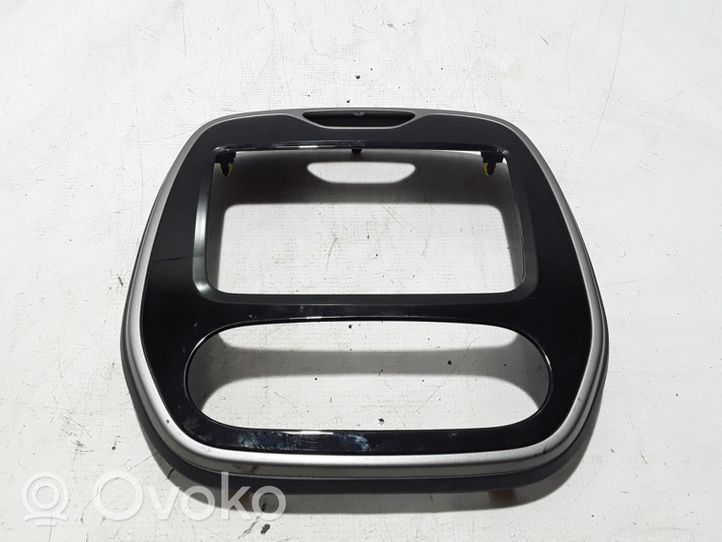 Renault Captur Verkleidung Kombiinstrument Cockpit 682705384R