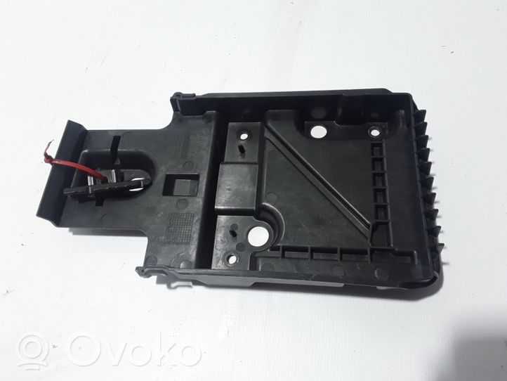 Volvo S90, V90 Staffa di montaggio della batteria 31688220