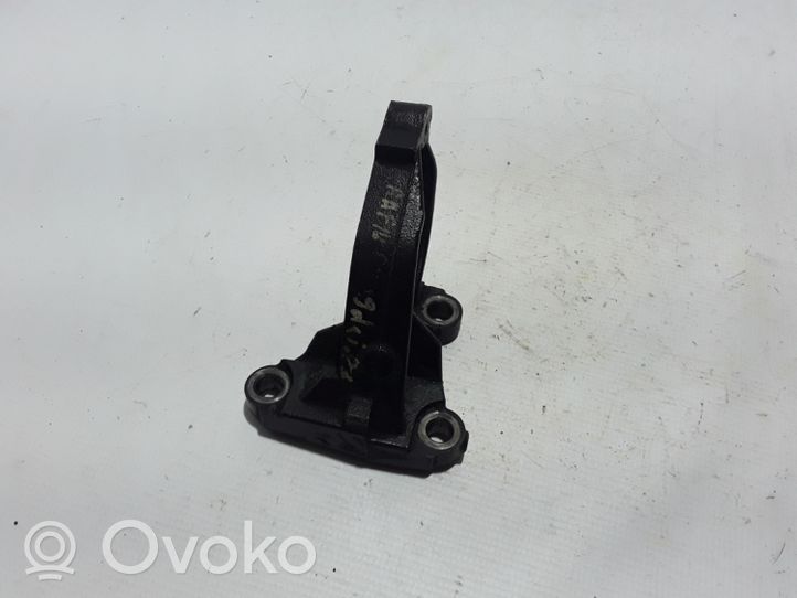Opel Vivaro Driveshaft support bearing bracket 91167288