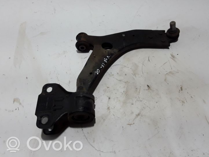 Volvo V40 Fourchette, bras de suspension inférieur avant 31340231