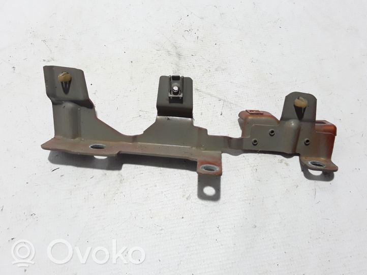 Renault Twingo II Fender mounting bracket 7782597657