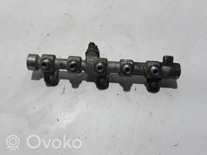 Opel Movano B Listwa wtryskowa 175215697R