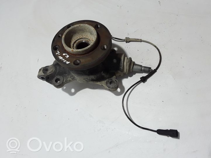 Opel Movano B Front wheel hub 400150081R