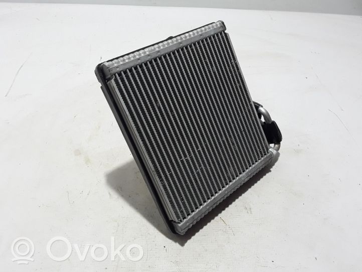 Volvo XC40 Gaisa kondicioniera radiators (salonā) 32226176