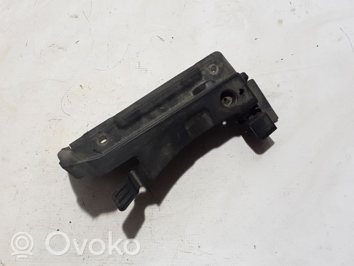 Volvo XC40 Rivestimento della modanatura della chiusura del vano motore/cofano 31651566