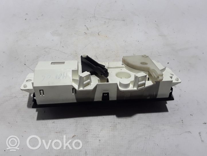 Opel Movano A Moduł / Sterownik klimatyzacji 7701205588