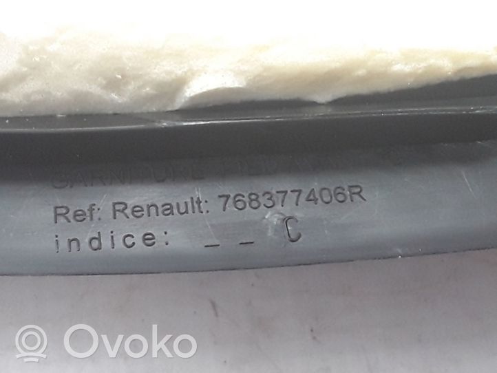 Renault Megane IV Copertura del rivestimento del sottoporta anteriore 768377406R