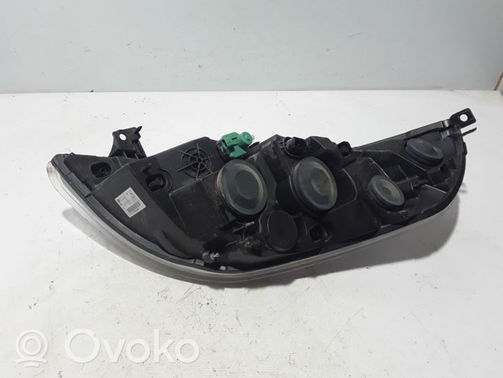 Renault Master III Lampa przednia 260100049R