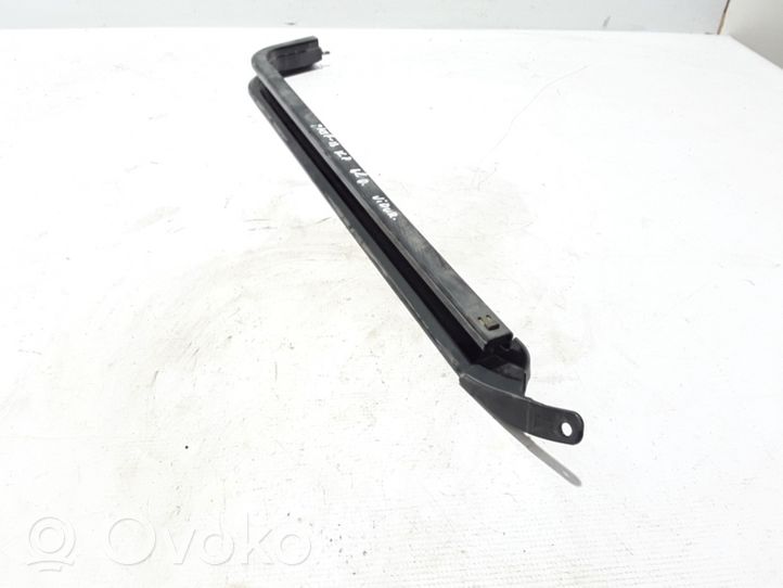 Chrysler Pacifica Sliding door middle roller runner 68186027AA