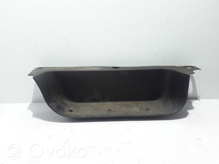 Opel Vivaro Etuoven kynnyksen suojalista 8200041177