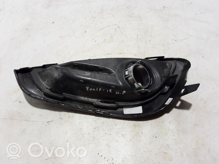 Chrysler Pacifica Etupuskurin alempi jäähdytinsäleikkö 68229006AA