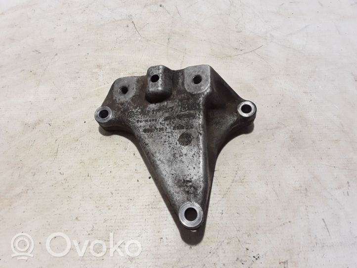 Volkswagen Caddy Support de boîte de vitesses 1K0199117