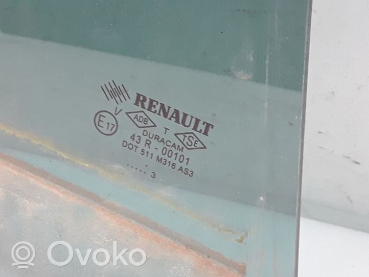 Renault Clio IV Szyba drzwi tylnych 823005563R