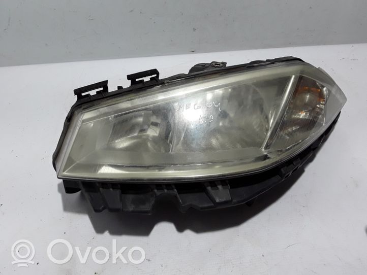 Renault Megane II Lampa przednia 8200476428