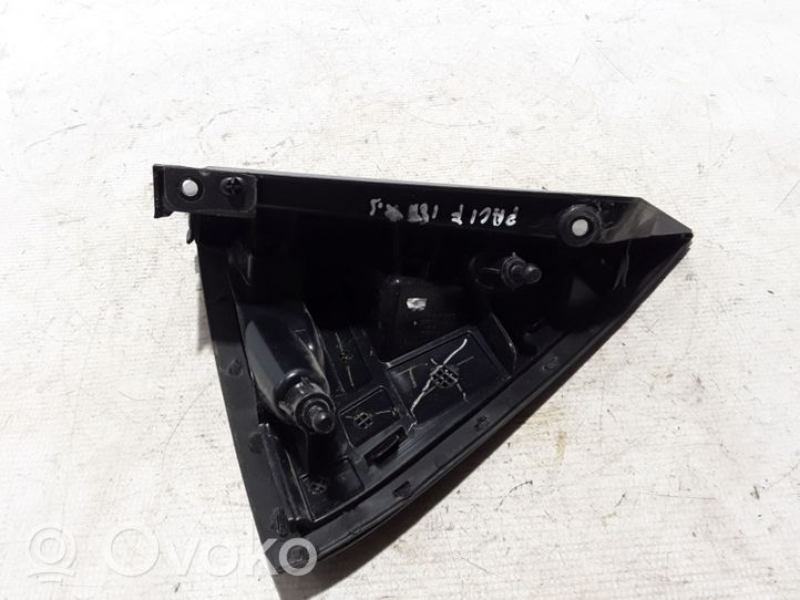 Chrysler Pacifica Lampka klapy bagażnika 68227309AC