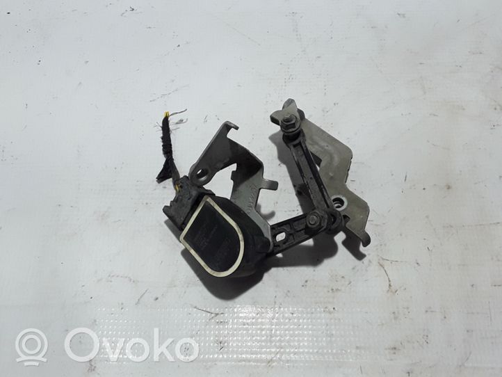 Volvo XC40 Rear air suspension level height sensor 32221477