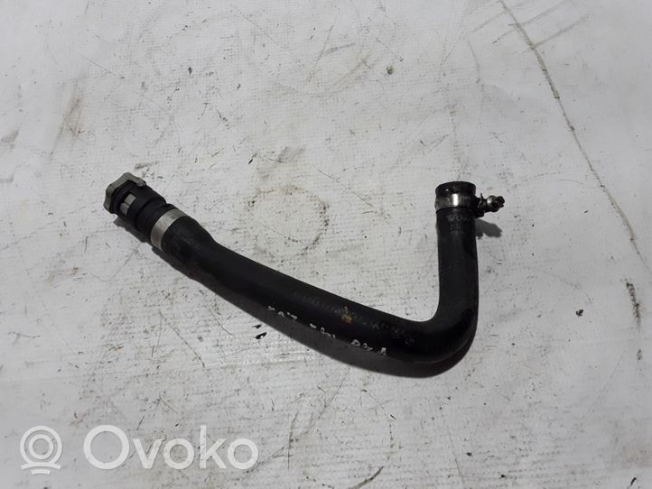 Volvo V40 Tubo flessibile del liquido di raffreddamento del motore 31319134