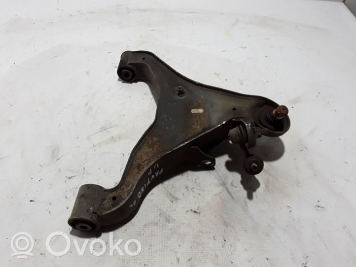 Nissan Pathfinder R51 Fourchette, bras de suspension inférieur avant 54500EB31A