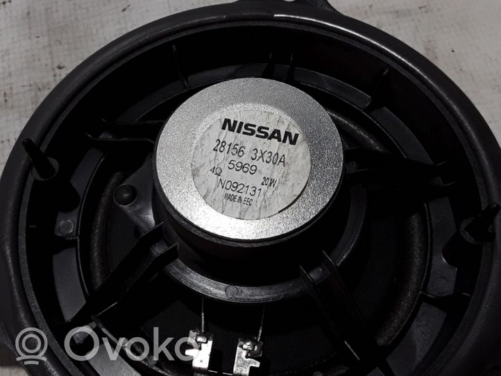 Nissan Pathfinder R51 Enceinte de porte arrière 281563X30A