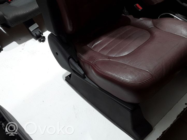 Nissan Pathfinder R51 Kit intérieur 