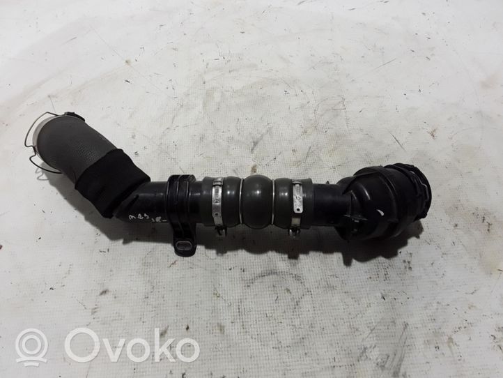 Renault Megane IV Tube d'admission de tuyau de refroidisseur intermédiaire 1227768S01