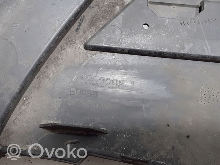 Volvo V60 Engine splash shield/under tray 31352298