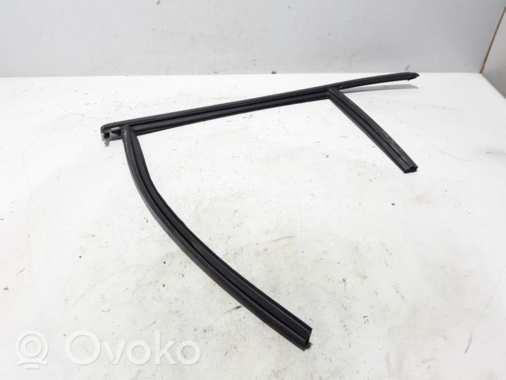 Volvo S60 Takaoven kumitiiviste 32274399