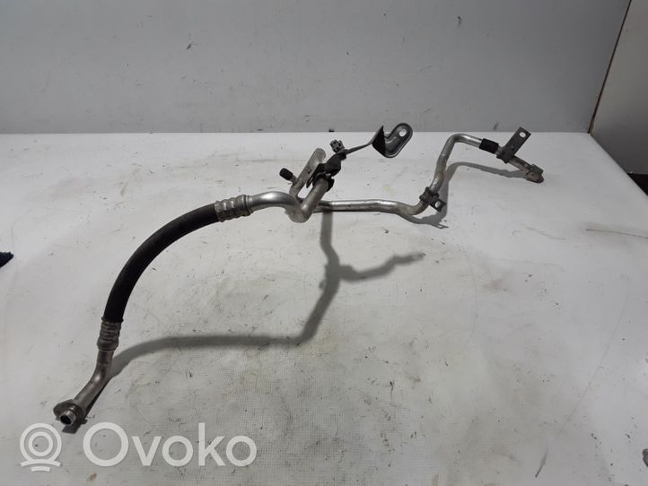 Opel Vivaro Air conditioning (A/C) pipe/hose 924807649R