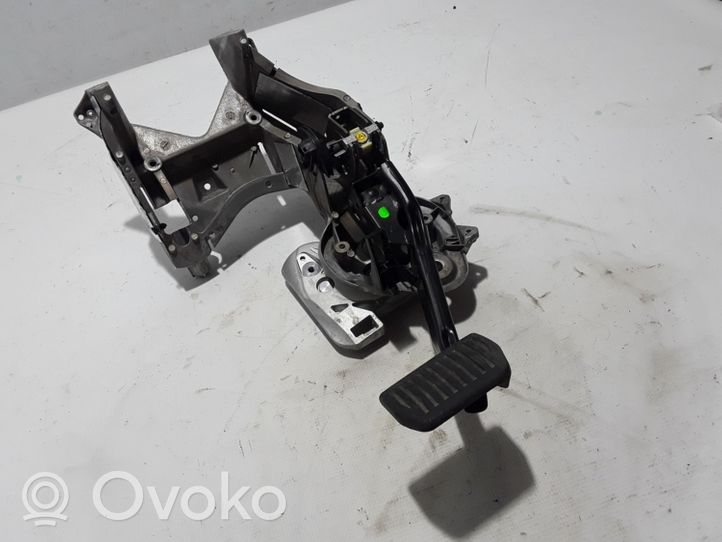 Volvo XC90 Brake pedal 31687067