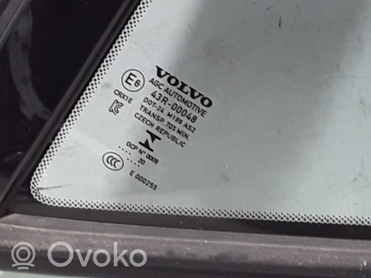 Volvo XC40 Vetro del deflettore posteriore 32244803