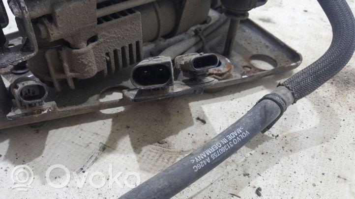 Volvo XC90 Kompresor zawieszenia tylnego pneumatycznego 1515000071