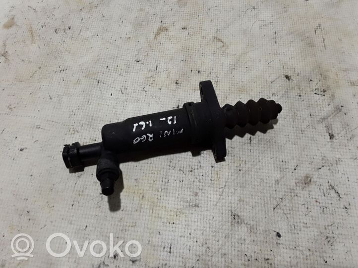 Mini Cooper Countryman R60 Główny cylinder sprzęgła 6798372