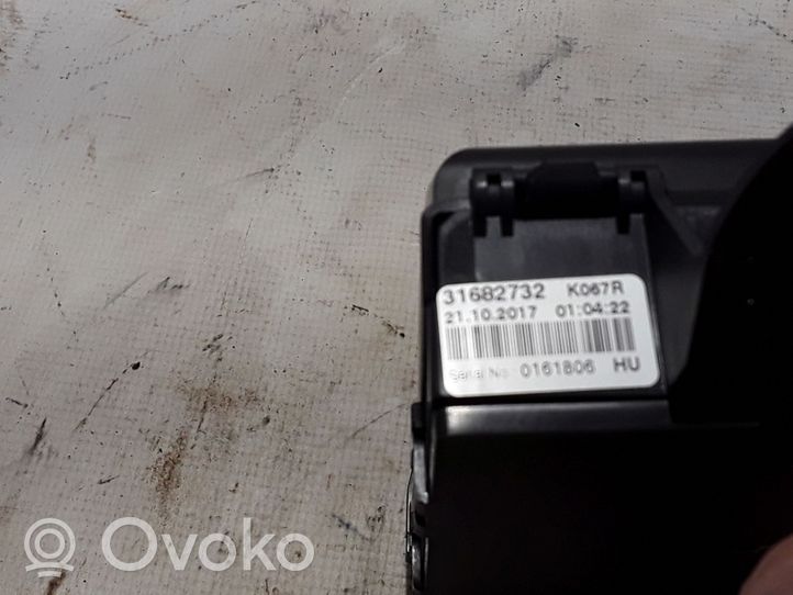 Volvo S90, V90 Sulakemoduuli 31682732