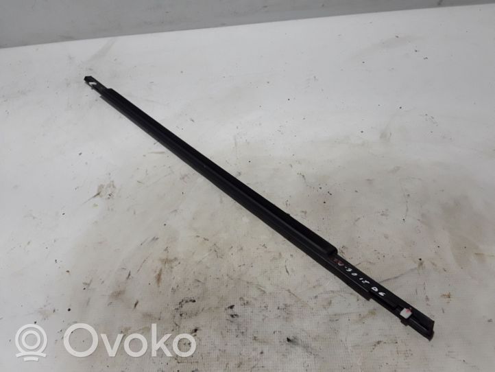 Volvo S90, V90 Takaoven lista (muoto) 31479572