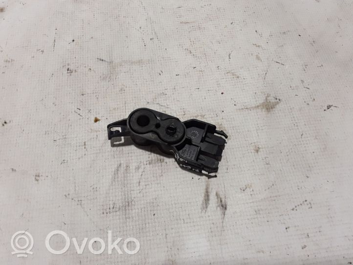 Ford Fiesta Support, tuyau de refroidissement intermédiaire GN116K784AB