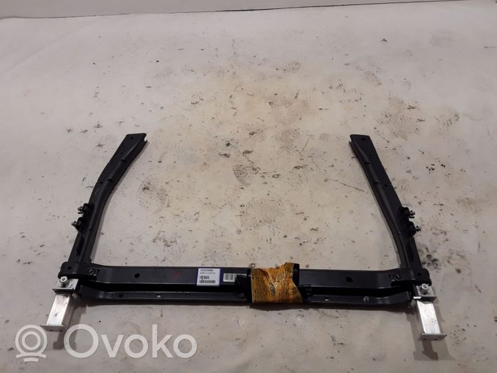 Volvo XC40 Staffa di montaggio del radiatore 32333099