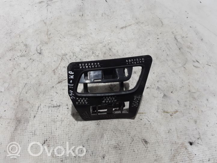 Volvo S90, V90 Žibinto apiplovimo purkštuko laikiklis 31383232