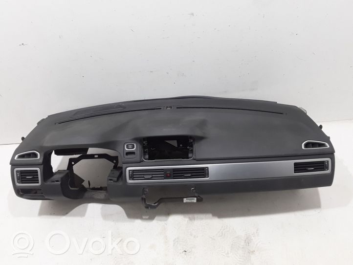 Volvo V70 Panelė 39838738