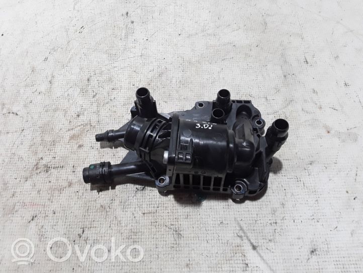 BMW X3 G01 Termostato/alloggiamento del termostato 8576288