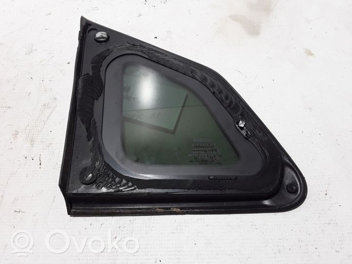 Nissan Qashqai Luna/vidrio traseras 833124EA1A