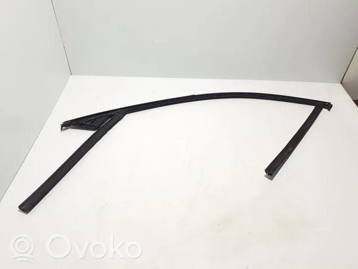 Volvo XC60 Moulures des vitres de la porte avant 32237237