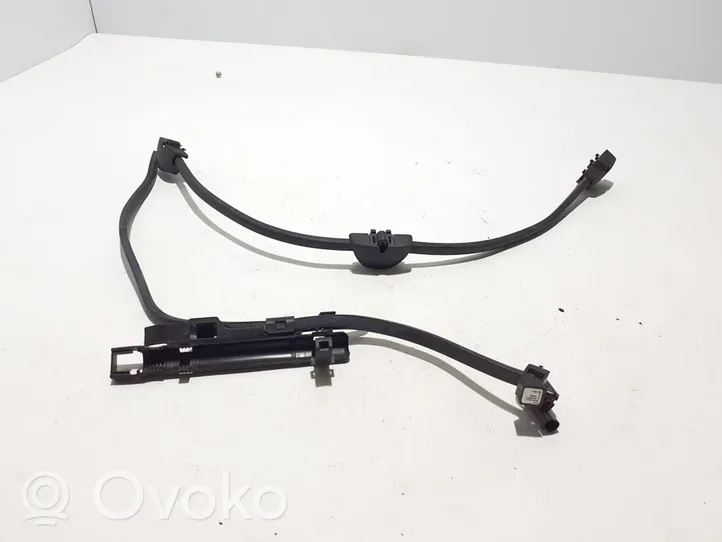 BMW 5 G30 G31 Ugello a spruzzo lavavetri per parabrezza 7388756