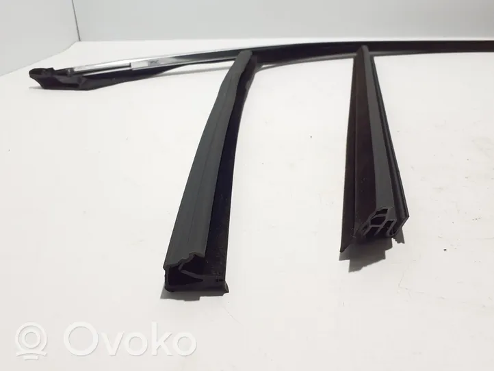 BMW 5 G30 G31 Rivestimento modanatura del vetro della portiera anteriore 7336955