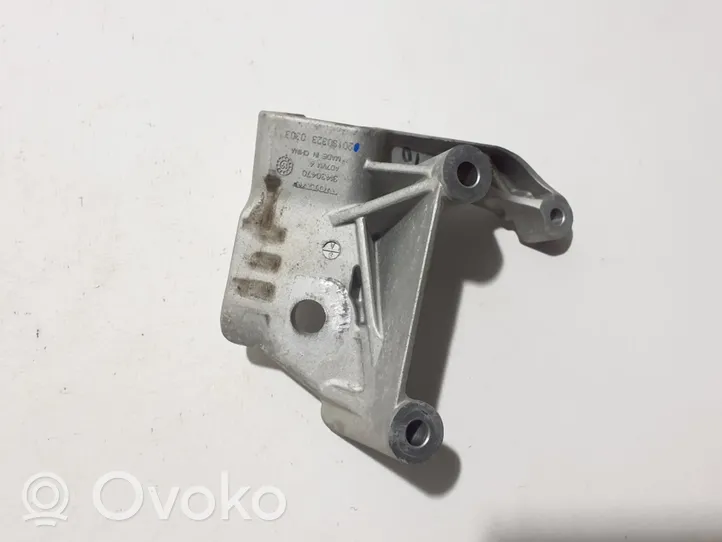 Volvo S60 Engine mounting bracket 31430470